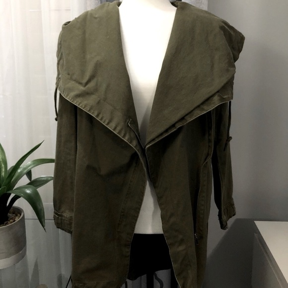Green Hooded Jacket - Picture 6 of 6